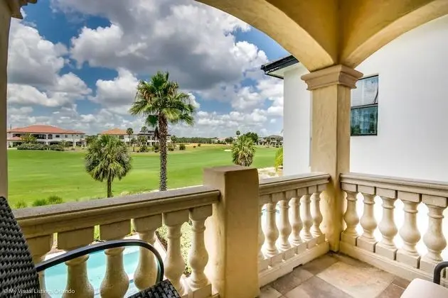 Villa (1080CPINES)