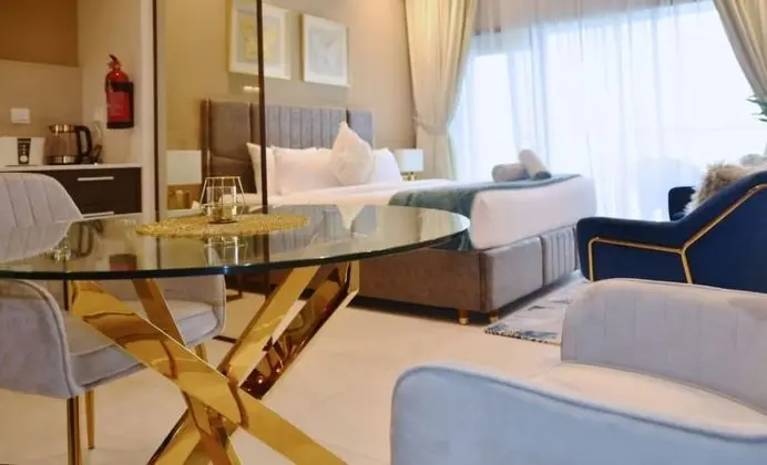 Executive Stüdyo, Balkon, Kanal Manzaralı