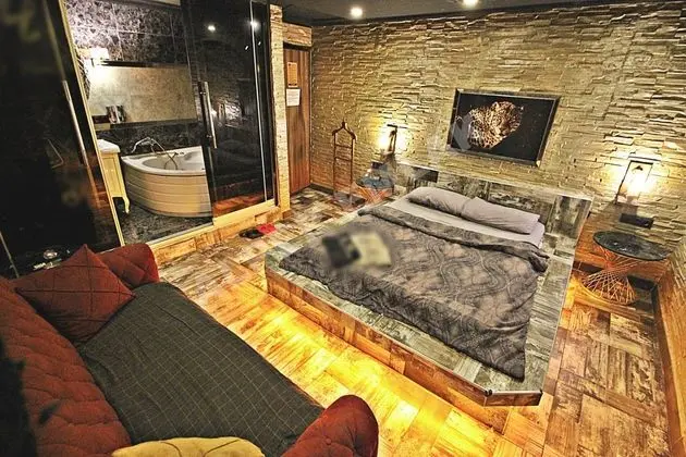 Suite,Jakuzili