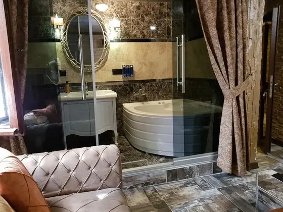 Suite,Jakuzili