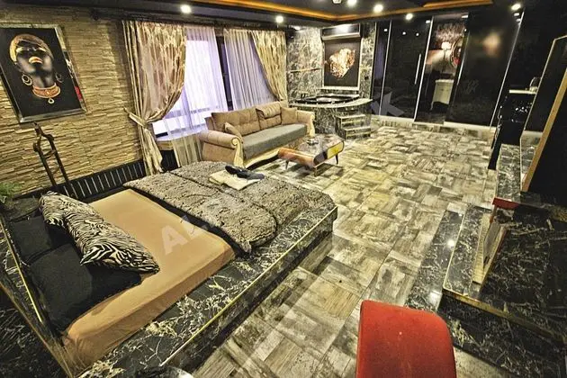 VIP Suit Oda,Şehir Manzaralı,Şömineli ve Jakuzili