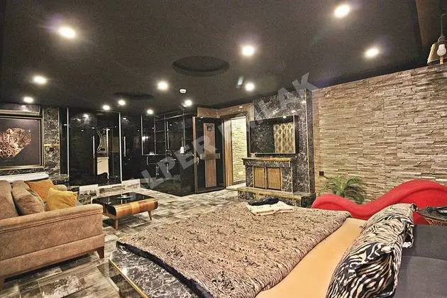 VIP Suit Oda,Şehir Manzaralı,Şömineli ve Jakuzili