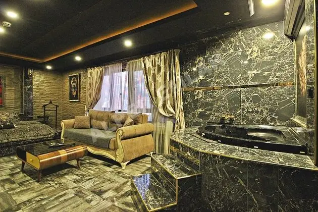 VIP Suit Oda,Şehir Manzaralı,Şömineli ve Jakuzili