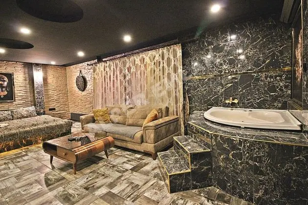 VIP Suit Oda,Şehir Manzaralı,Şömineli ve Jakuzili