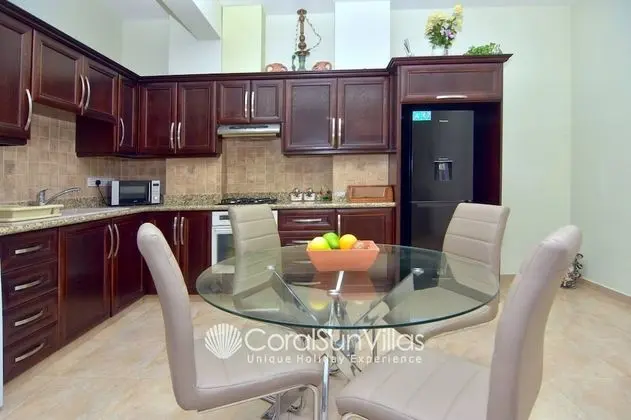 Villa, 6 Yatak Odası, Sigara İçilebilir, Balkon