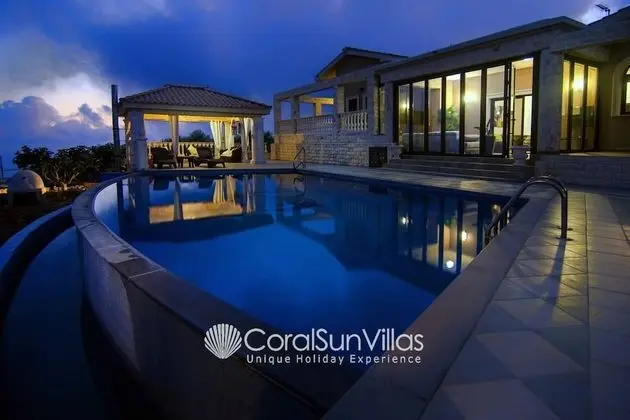 Villa, 6 Yatak Odası, Sigara İçilebilir, Balkon