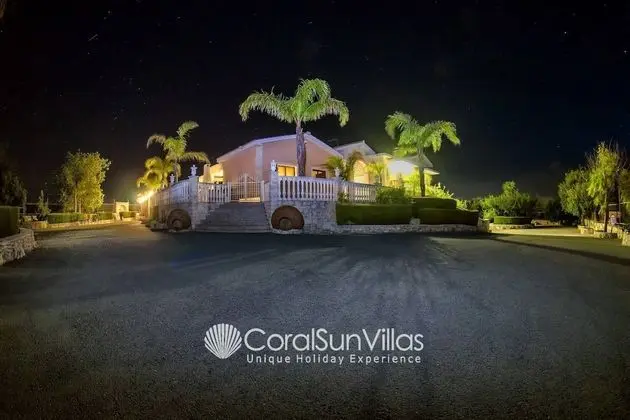 Villa, 6 Yatak Odası, Sigara İçilebilir, Balkon