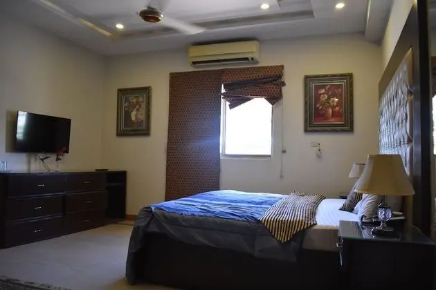 Standard Oda, 1 Büyük (Queen) Boy Yatak