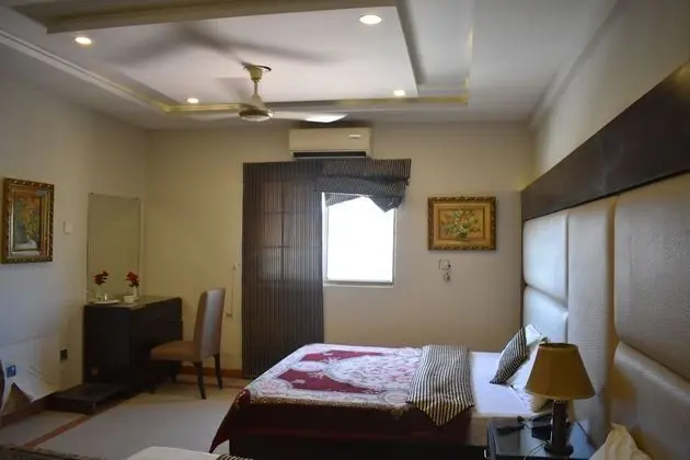 Standard Oda, 1 Büyük (Queen) Boy Yatak