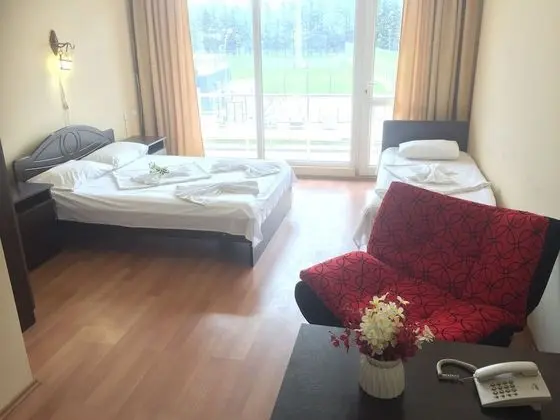 Basic Üç Kişilik Oda, Şehir Manzaralı