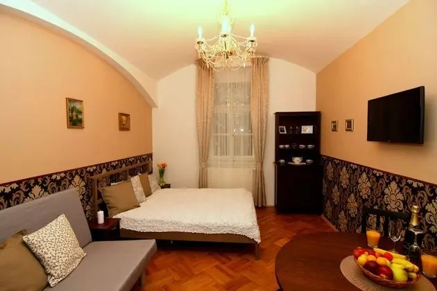 Design Stüdyo, 1 Büyük (Queen) Boy Yatak ve Çekyat