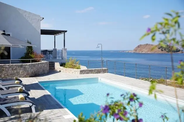 Superior Villa, 2 Yatak Odası, Kişiye Özel Havuzlu, Deniz Manzaralı