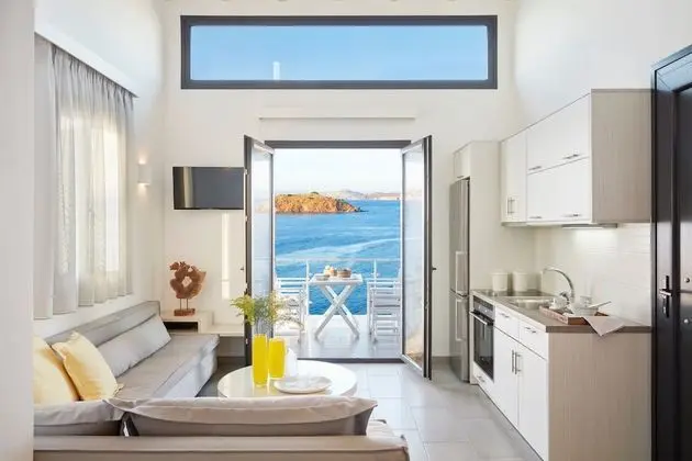 Superior Villa, 2 Yatak Odası, Kişiye Özel Havuzlu, Deniz Manzaralı