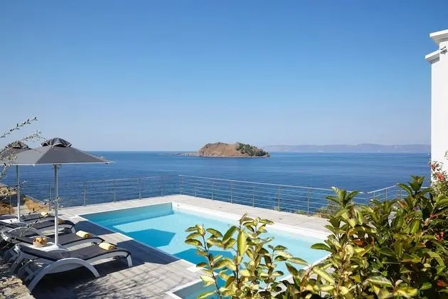 Superior Villa, 2 Yatak Odası, Kişiye Özel Havuzlu, Deniz Manzaralı