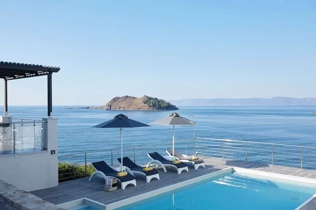 Superior Villa, 2 Yatak Odası, Kişiye Özel Havuzlu, Deniz Manzaralı