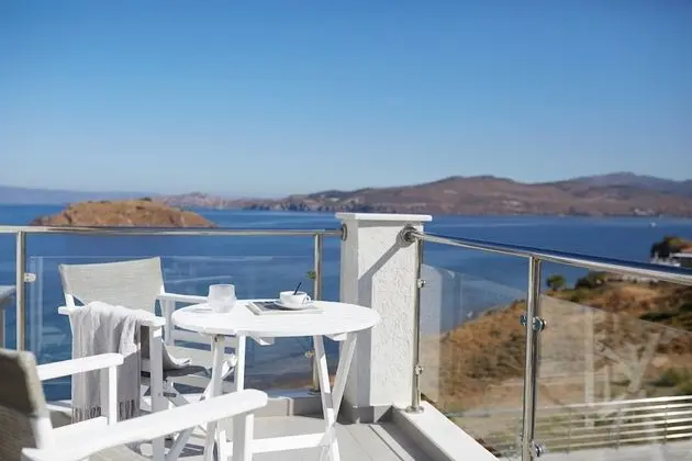 Superior Villa, 2 Yatak Odası, Kişiye Özel Havuzlu, Deniz Manzaralı