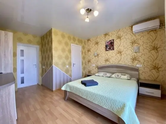 Traditional Tek Büyük Yataklı Oda
