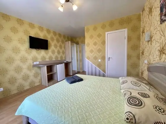 Traditional Tek Büyük Yataklı Oda