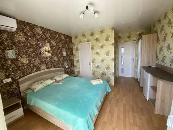 Traditional Tek Büyük Yataklı Oda