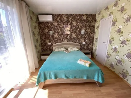 Traditional Tek Büyük Yataklı Oda