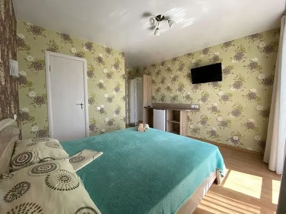 Traditional Tek Büyük Yataklı Oda