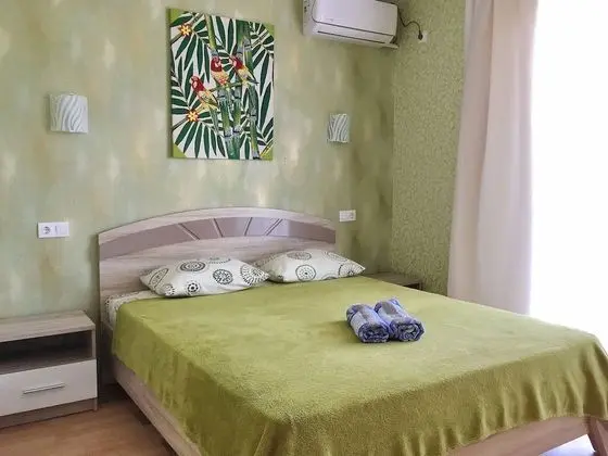 Traditional Tek Büyük Yataklı Oda