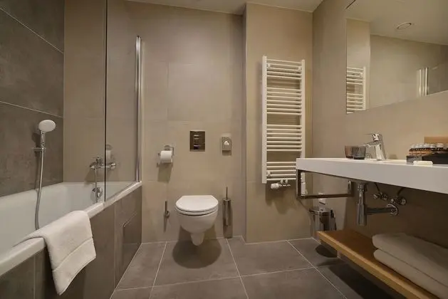 Deluxe Tek Büyük Yataklı Oda, Göl Manzaralı