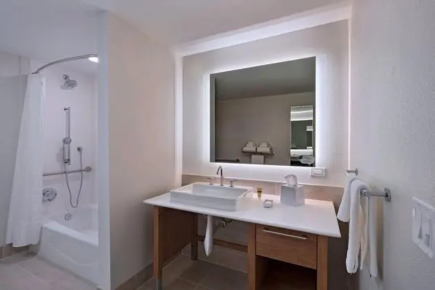 Stüdyo, 1 En Büyük (King) Boy Yatak ve Çekyat (Mobility Accessible, Tub)