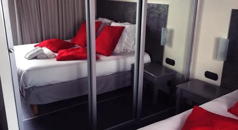 1 Çift Kişilik Veya 2 Tek Kişilik Yatak Standard