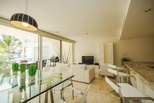 Luxury Daire, 2 Yatak Odası, Havuz Kullanımı, Denize Sıfır