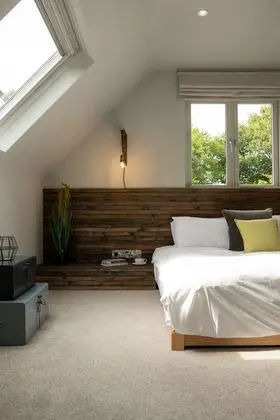 Deluxe Lakeside Suite