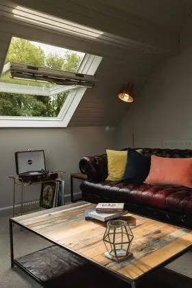 Deluxe Lakeside Suite