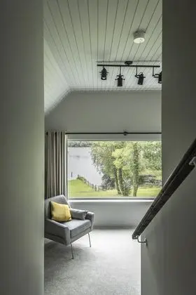 Deluxe Lakeside Suite