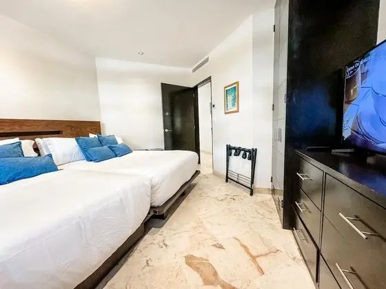 Apart Daire, Birden Çok Yatak, Havuz Manzaralı (EG818 Elements Condos 2 Bedroom)