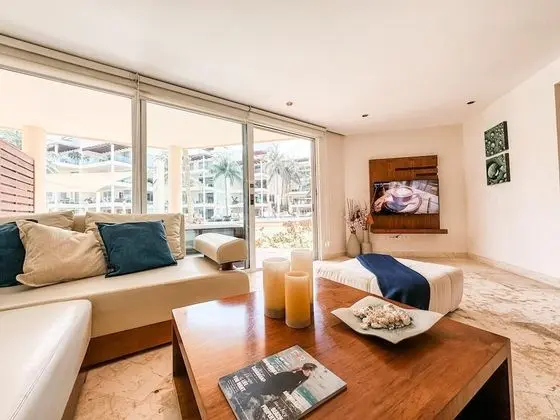 Apart Daire, Birden Çok Yatak, Havuz Manzaralı (EG818 Elements Condos 2 Bedroom)