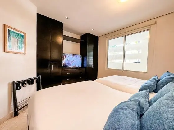 Apart Daire, Birden Çok Yatak, Havuz Manzaralı (EG818 Elements Condos 2 Bedroom)
