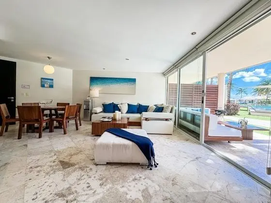 Apart Daire, Birden Çok Yatak, Havuz Manzaralı (EG818 Elements Condos 2 Bedroom)