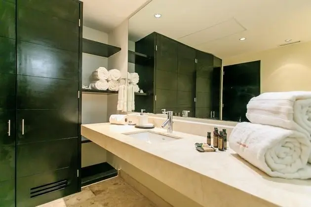 Apart Daire, Birden Çok Yatak, Havuz Manzaralı (EG818 Elements Condos 2 Bedroom)