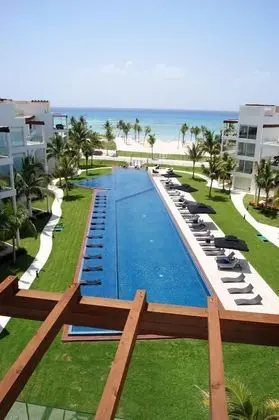 Apart Daire, Birden Çok Yatak, Havuz Manzaralı (EG818 Elements Condos 2 Bedroom)
