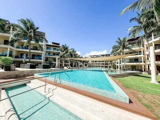Apart Daire, Birden Çok Yatak, Havuz Manzaralı (EG818 Elements Condos 2 Bedroom)