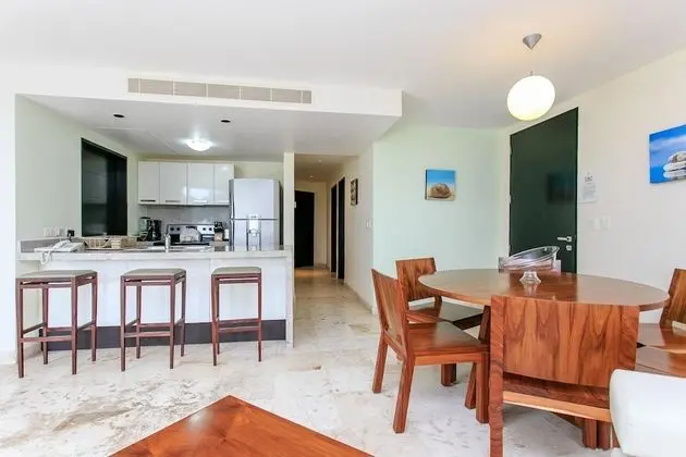 Apart Daire, Birden Çok Yatak, Havuz Manzaralı (EG818 Elements Condos 2 Bedroom)