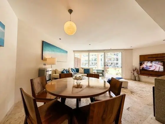 Apart Daire, Birden Çok Yatak, Havuz Manzaralı (EG818 Elements Condos 2 Bedroom)