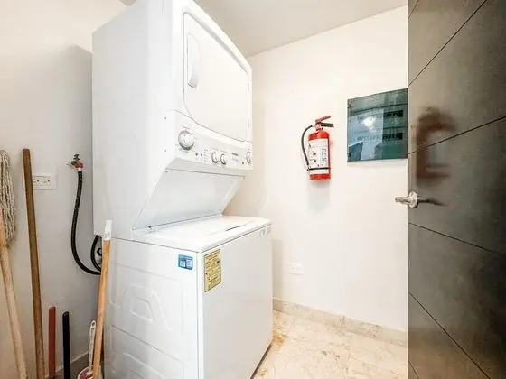 Apart Daire, Birden Çok Yatak, Havuz Manzaralı (EG818 Elements Condos 2 Bedroom)