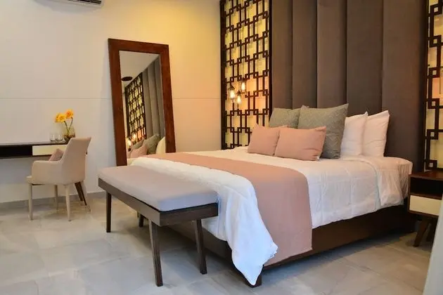 Grand Oda, Balkon