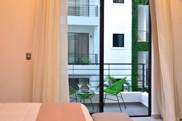 Grand Oda, Balkon