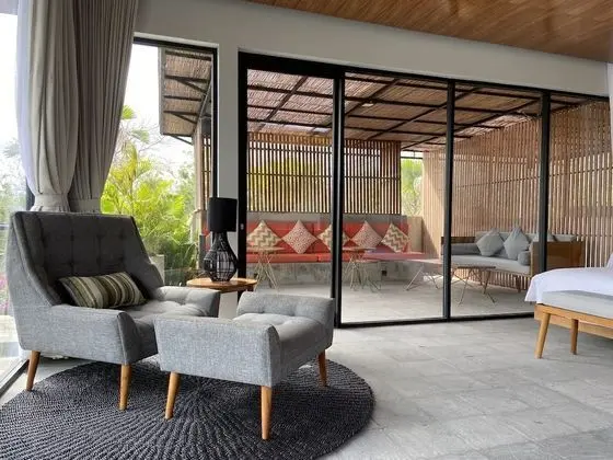 Luxury Oda, 1 En Büyük (King) Boy Yatak ve Çekyat, Okyanus Manzaralı, Okyanusa Sıfır