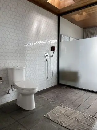 Luxury Oda, 1 En Büyük (King) Boy Yatak ve Çekyat, Okyanus Manzaralı, Okyanusa Sıfır