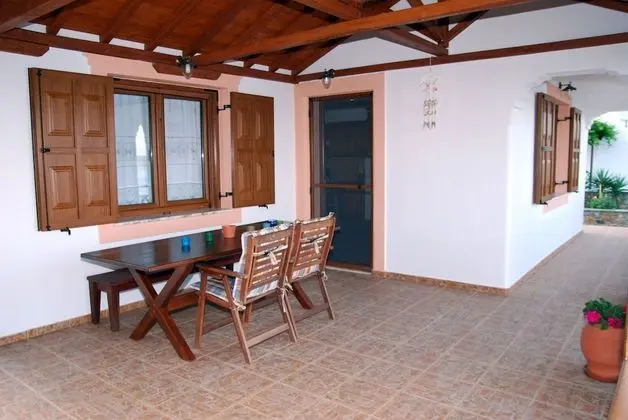 Villa (2)