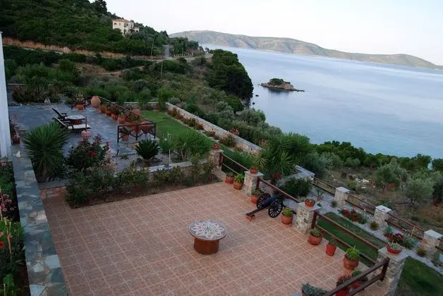 Villa (2)