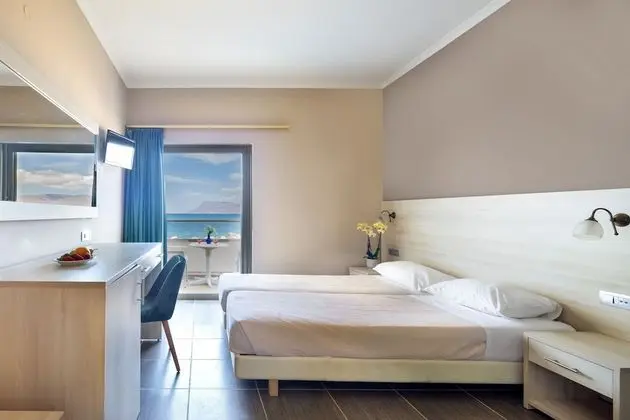 Tek Büyük veya İki Ayrı Yataklı Oda, Deniz Manzaralı